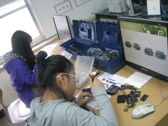 꾸미기_04.21 로보-01.jpg