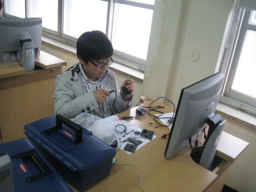 꾸미기_04.21 로보-02.jpg