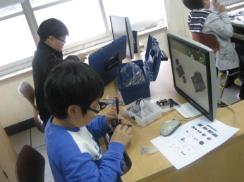 꾸미기_04.21 로보-03.jpg